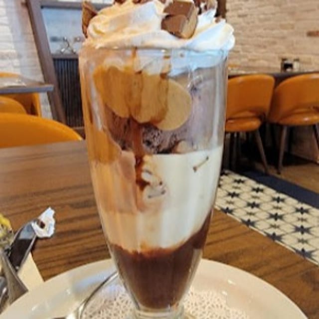 Reese's Peanut Butter Cup Sundae.